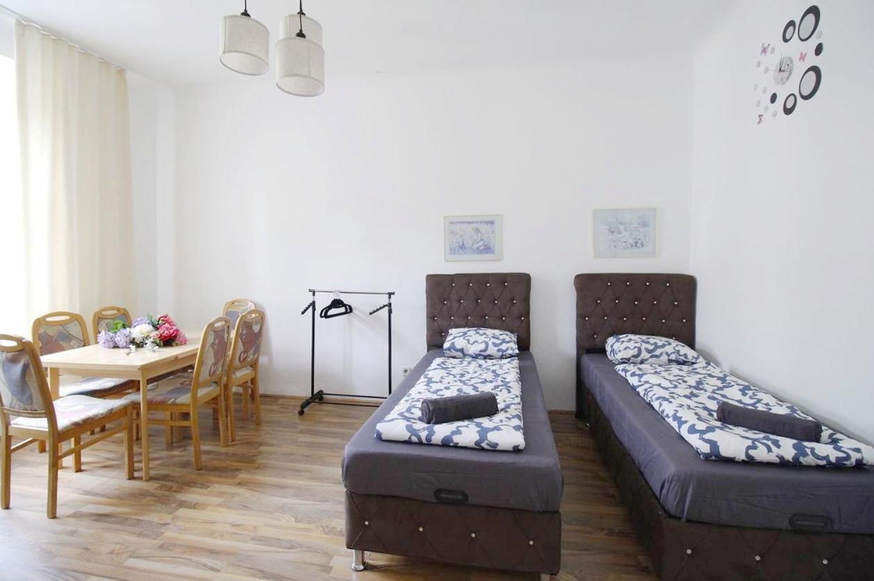 Comfortable Rooms Near Schonbrunn Palace Wina Bagian luar foto